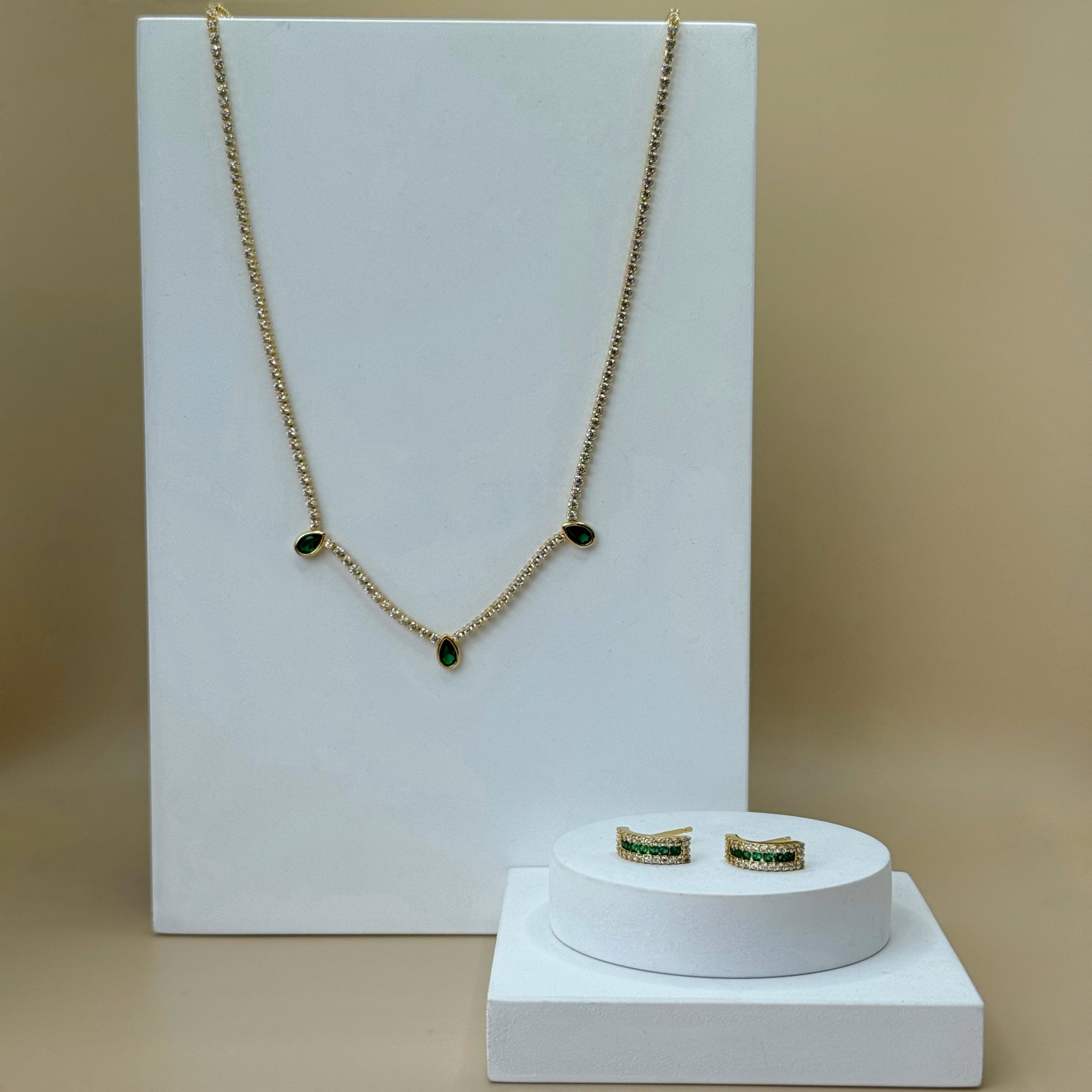 Emerald Empress Necklace & Earrings Set