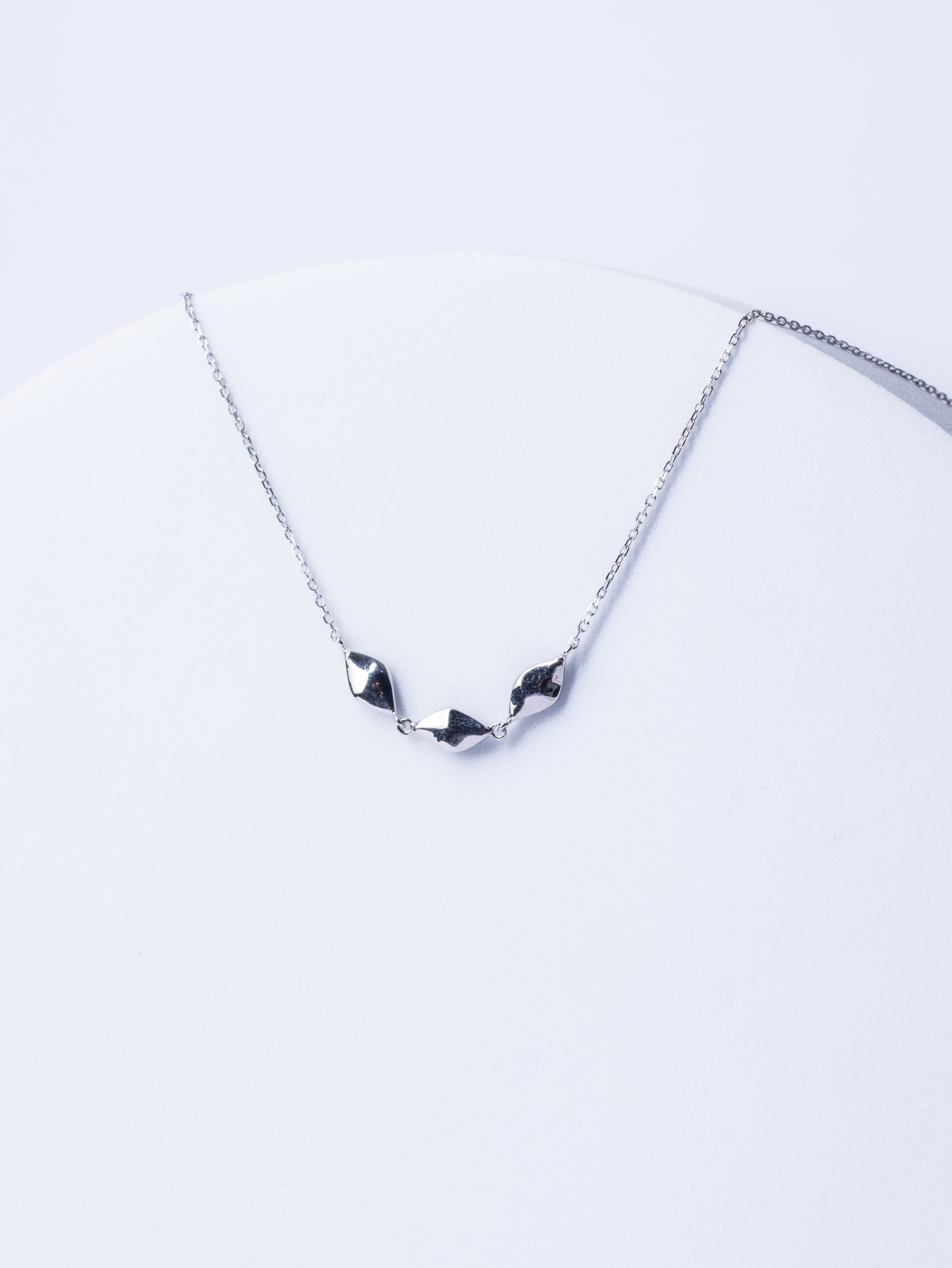 Minimal Muse Necklace