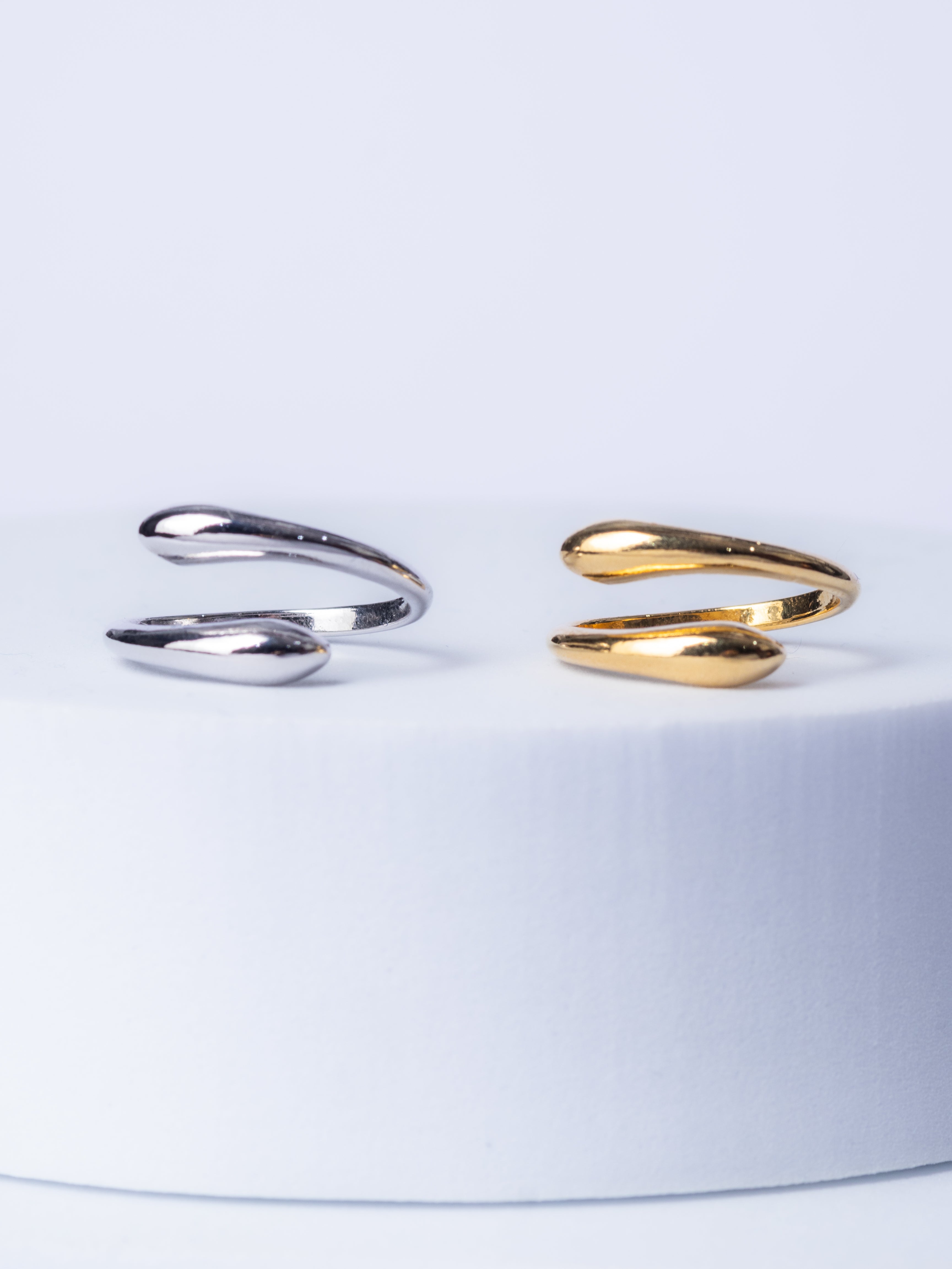 Circle of embrace ring