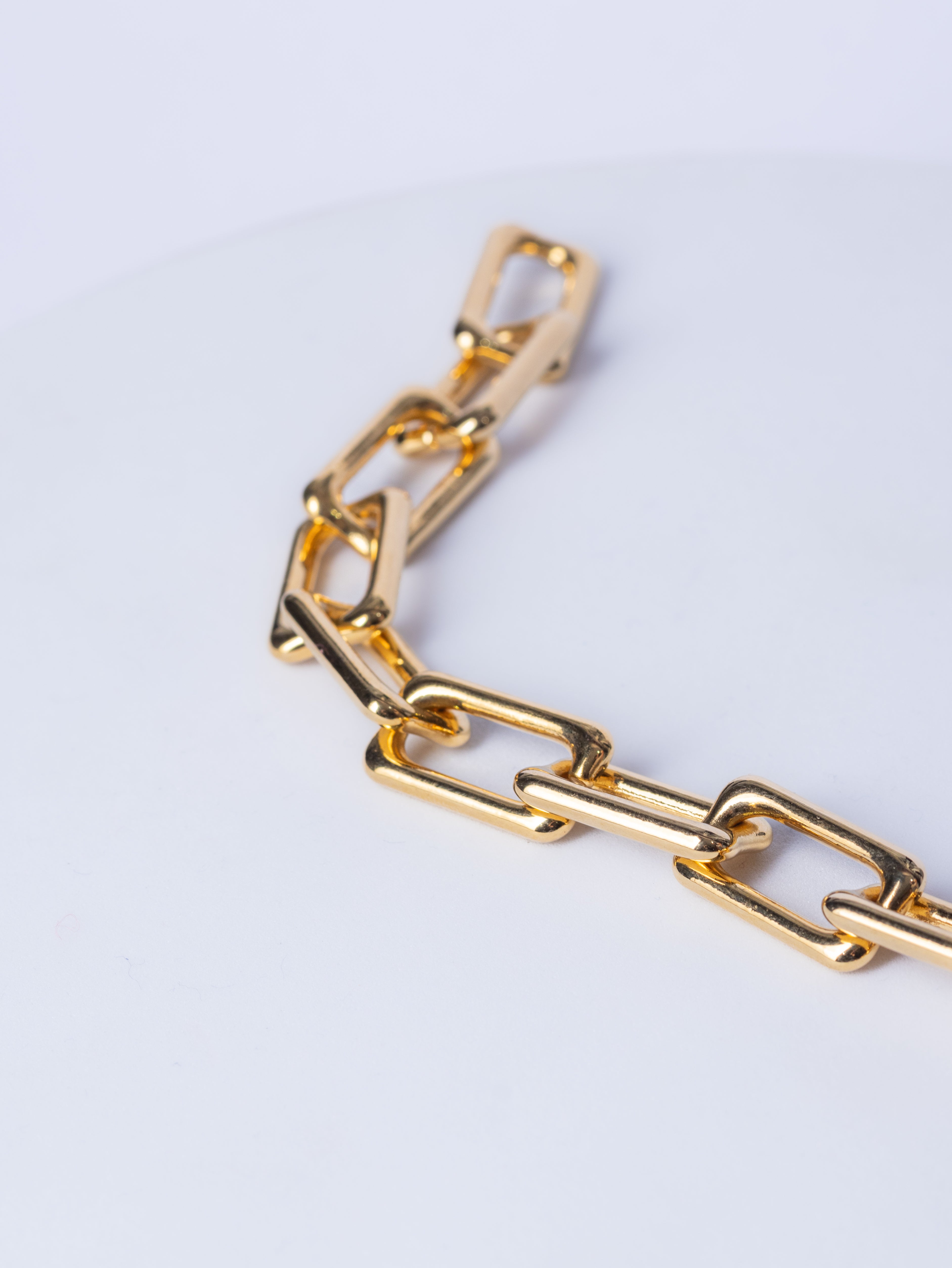 Boldly bound bracelet