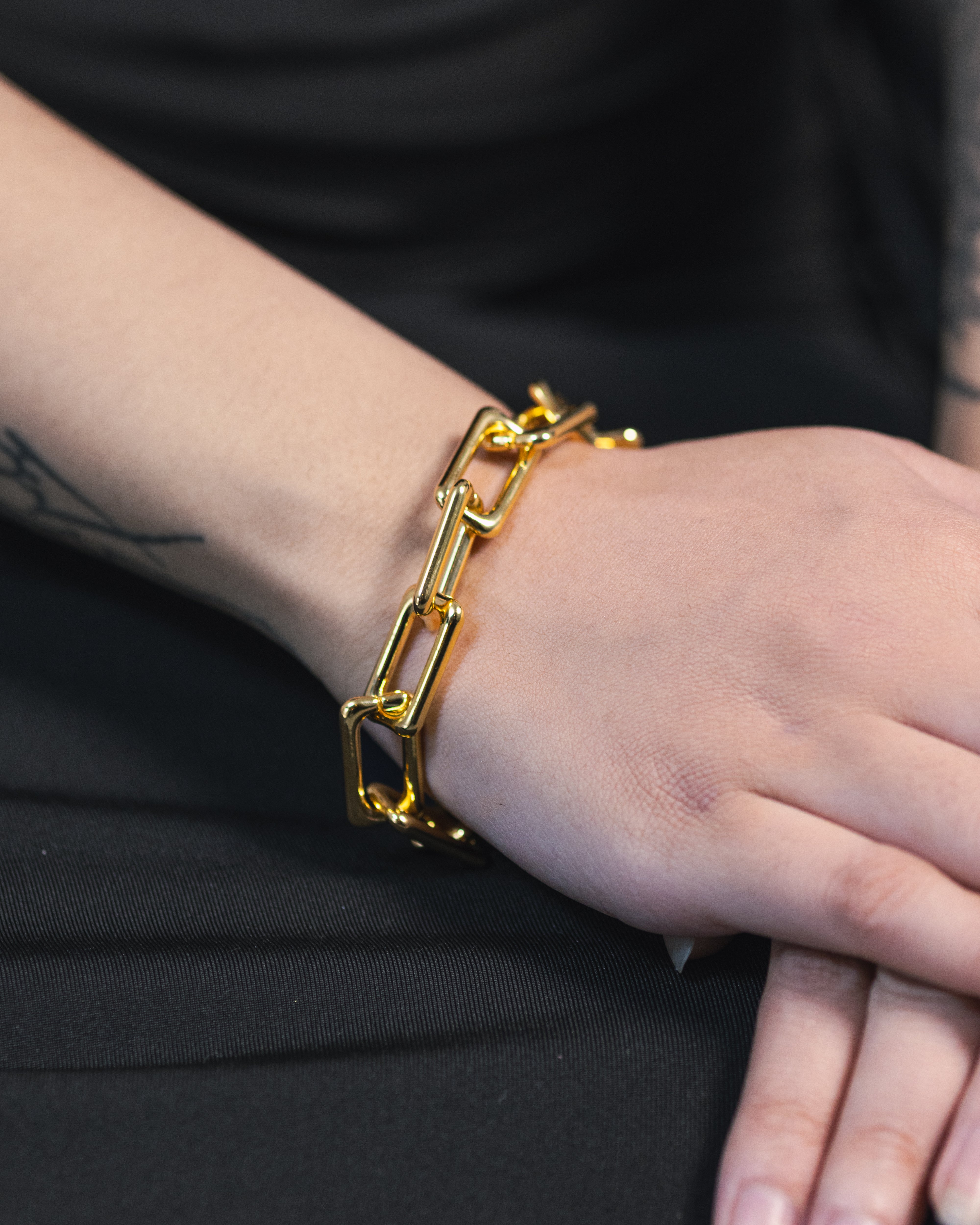 Boldly bound bracelet