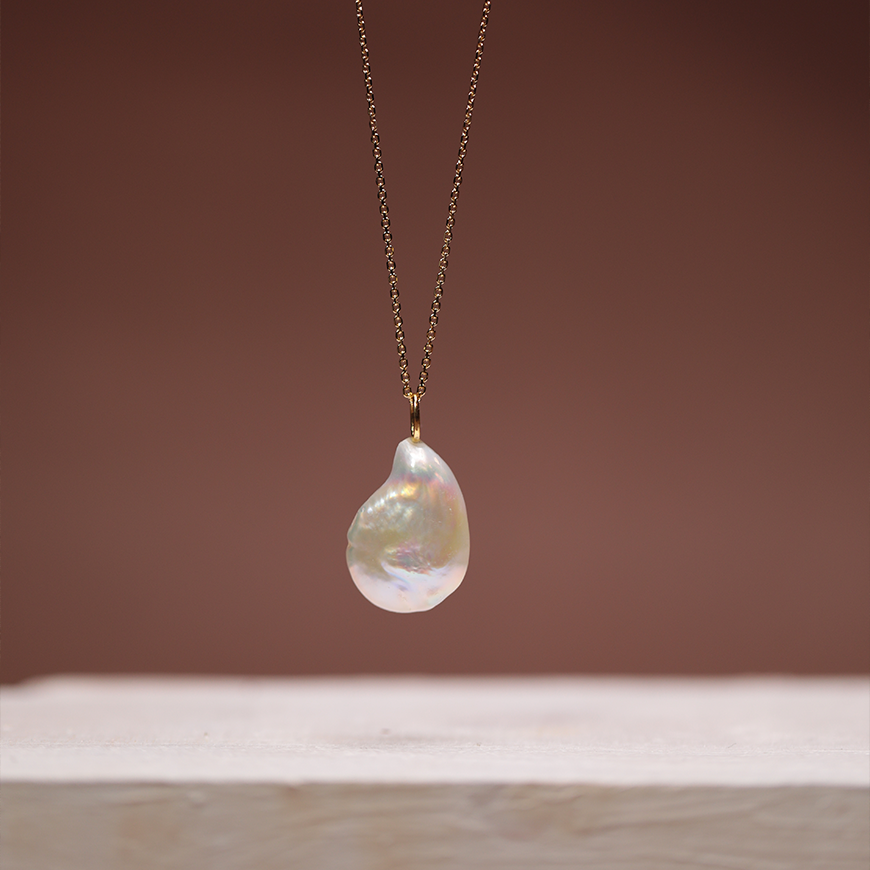 Raw & Free Pearl Necklace