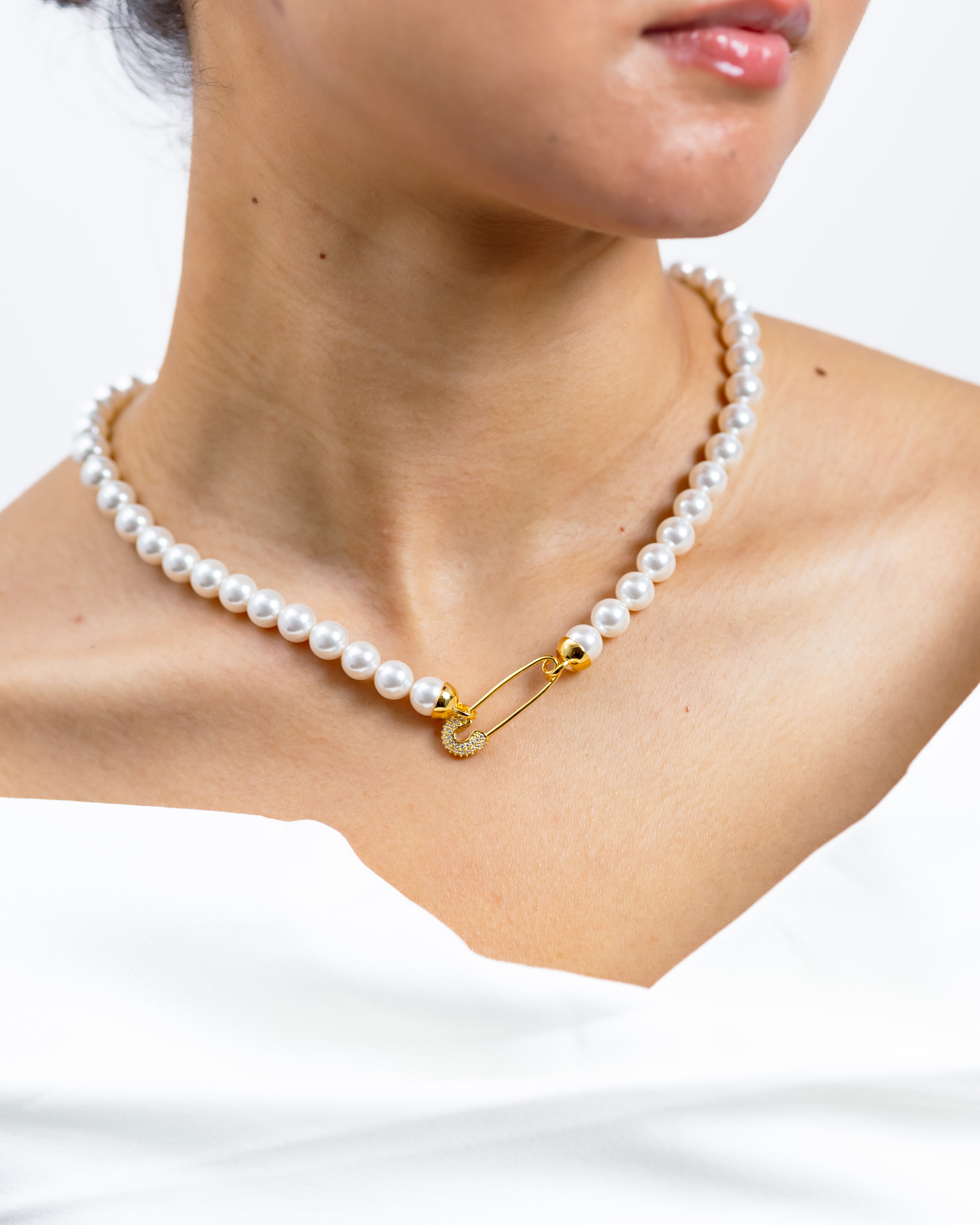Pin it with Pearls Necklace