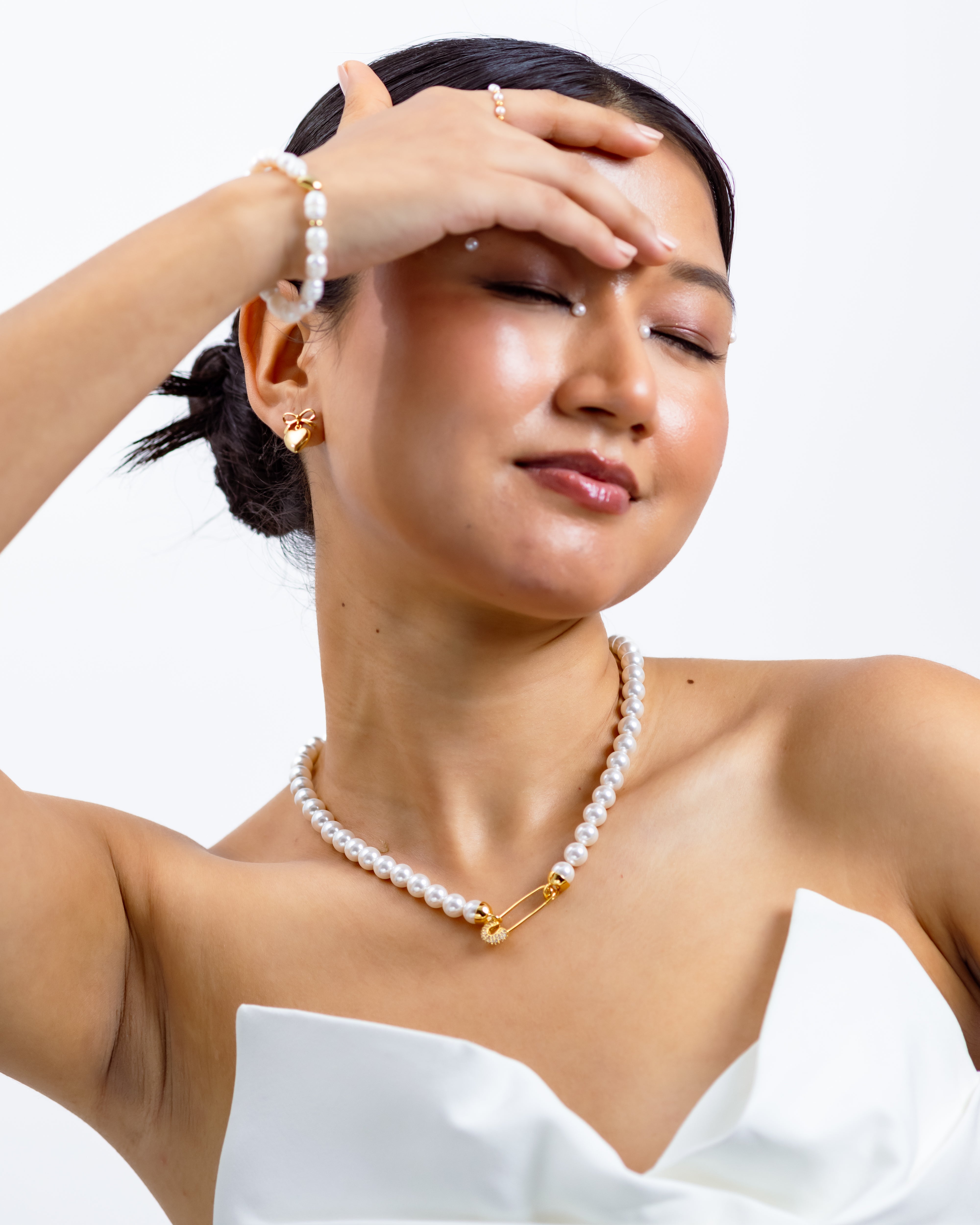 Pin it with Pearls Necklace