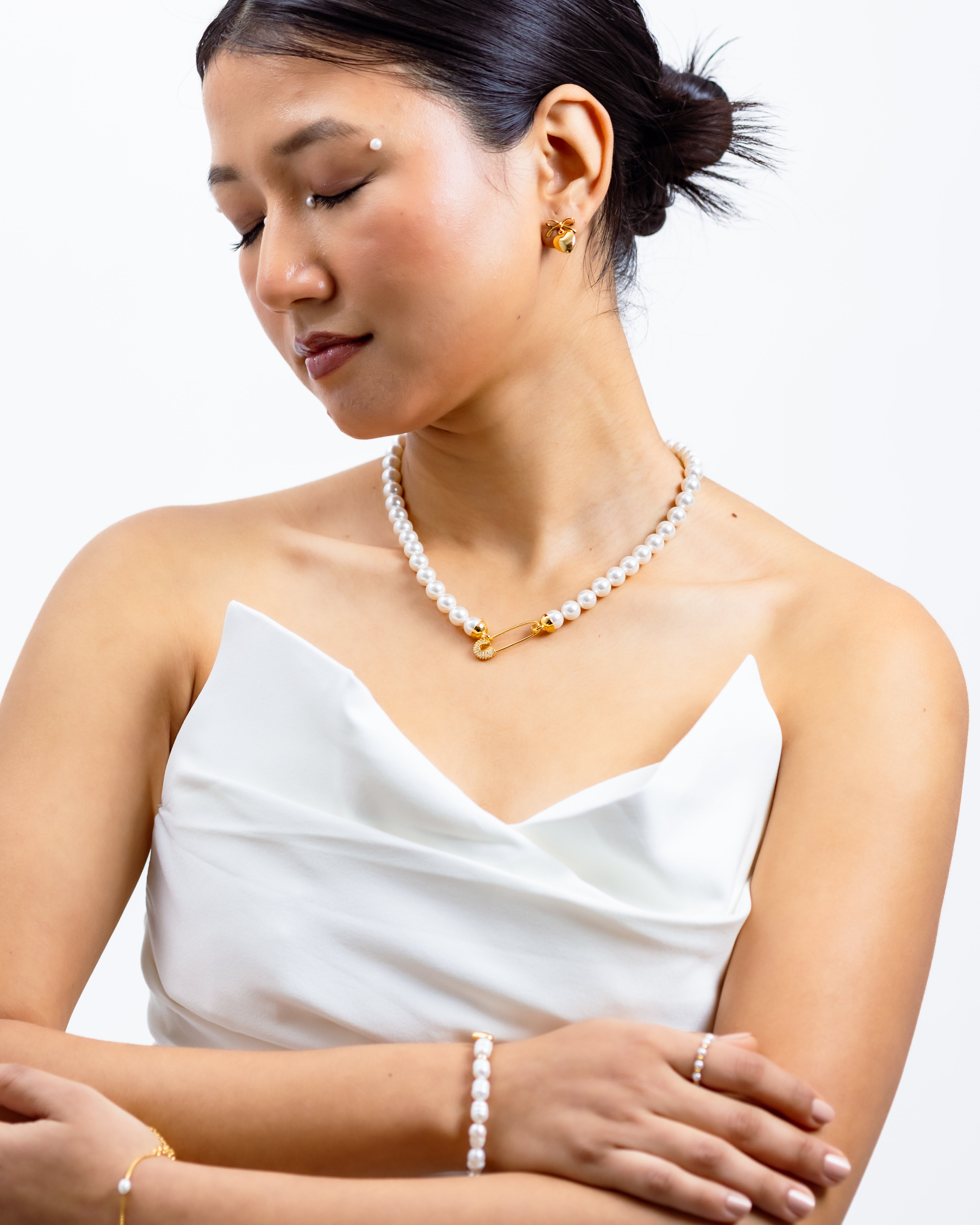 Pin it with Pearls Necklace