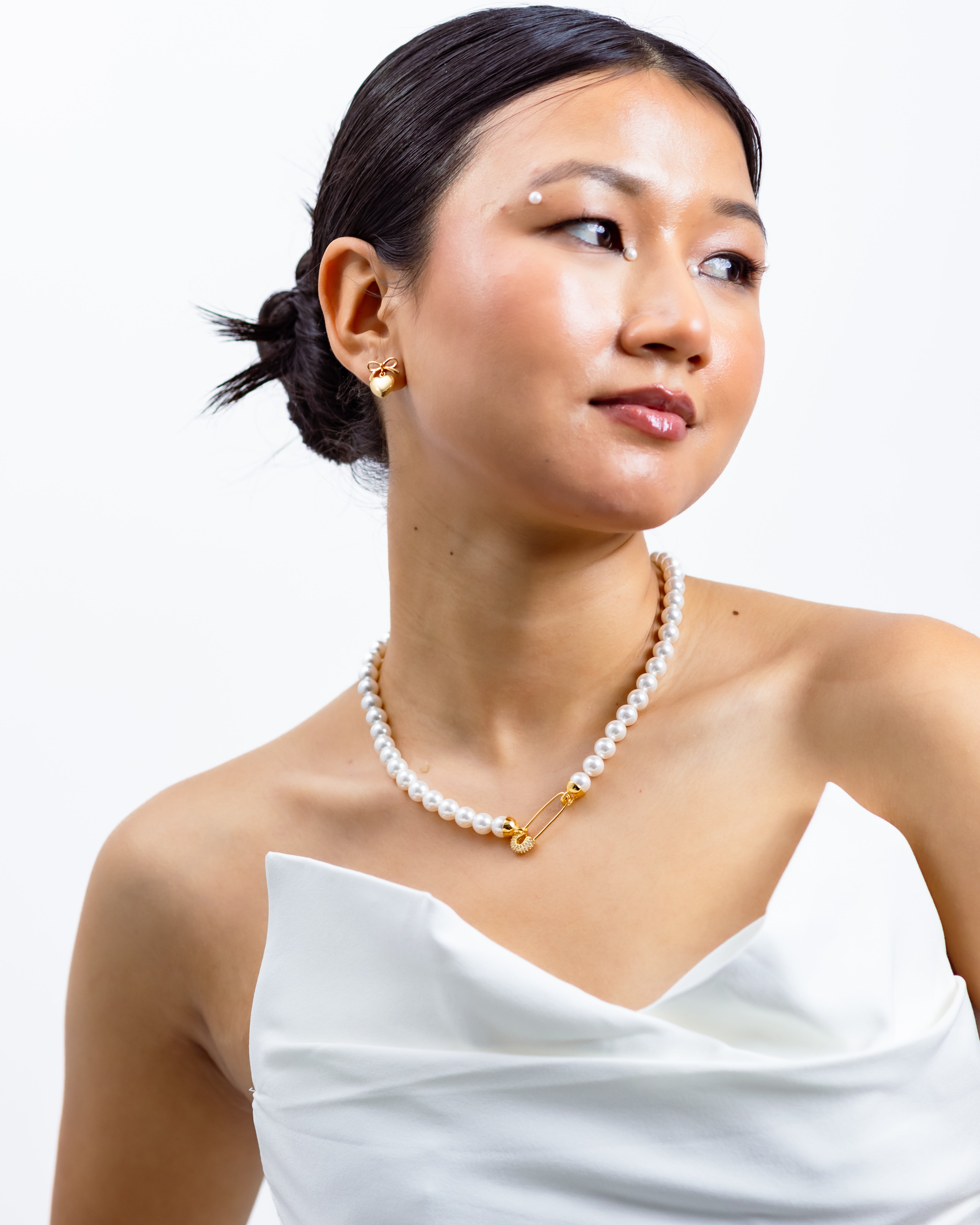 Pin it with Pearls Necklace